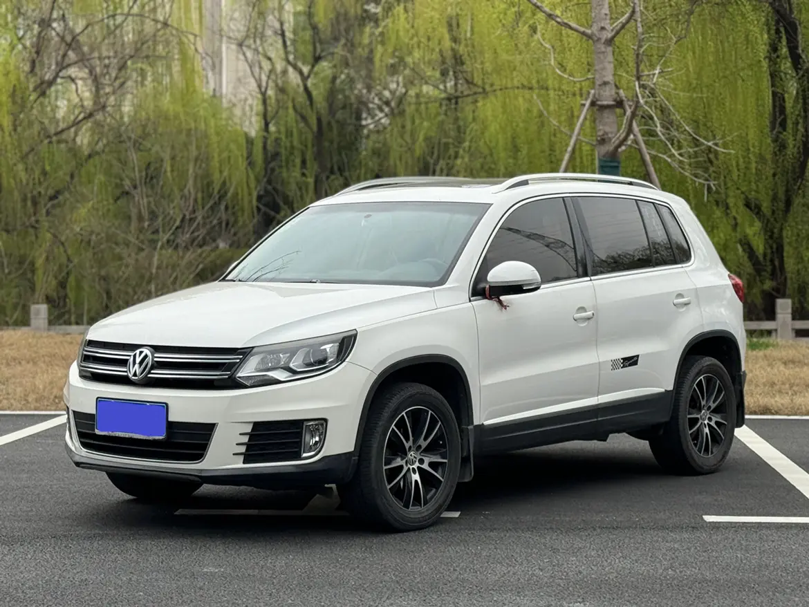 Volkswagen Tiguan (Tharu)