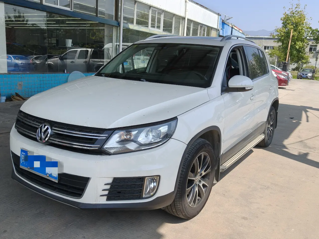 Volkswagen Tiguan (Tharu)