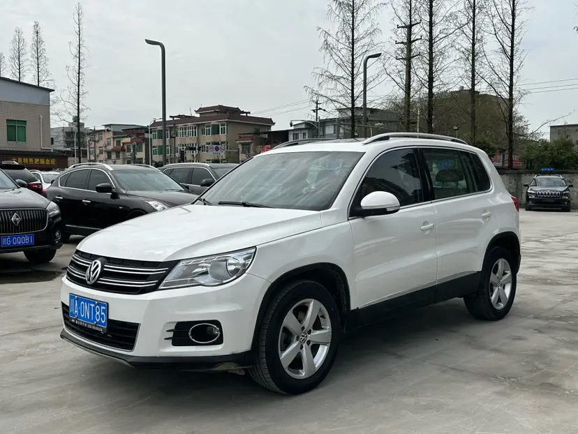 Volkswagen Tiguan (Tharu)