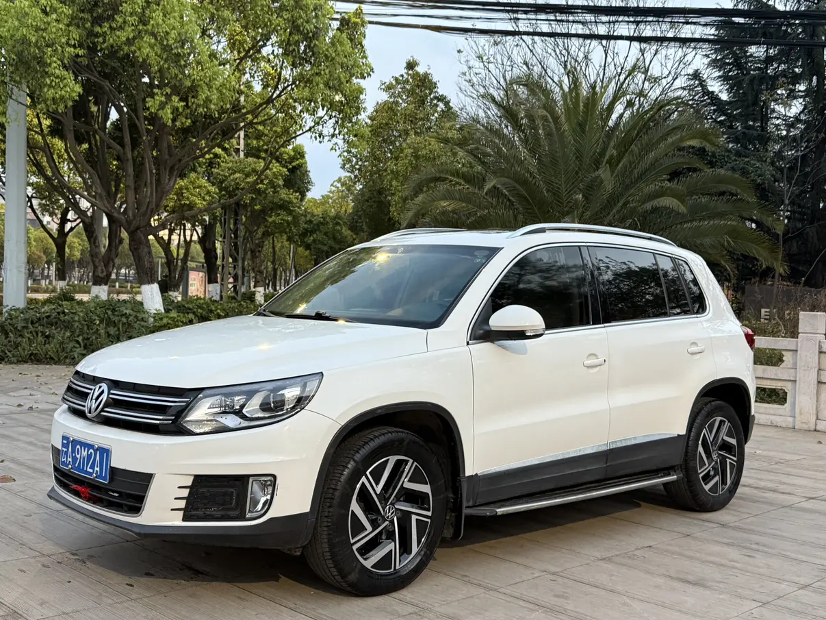 Volkswagen Tiguan (Tharu)