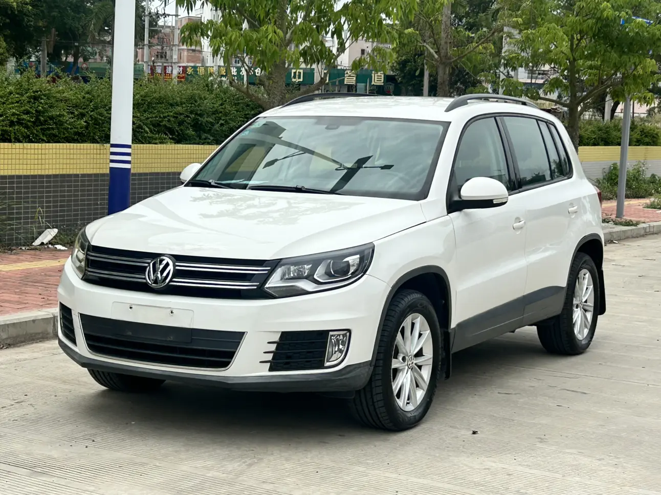 Volkswagen Tiguan (Tharu)