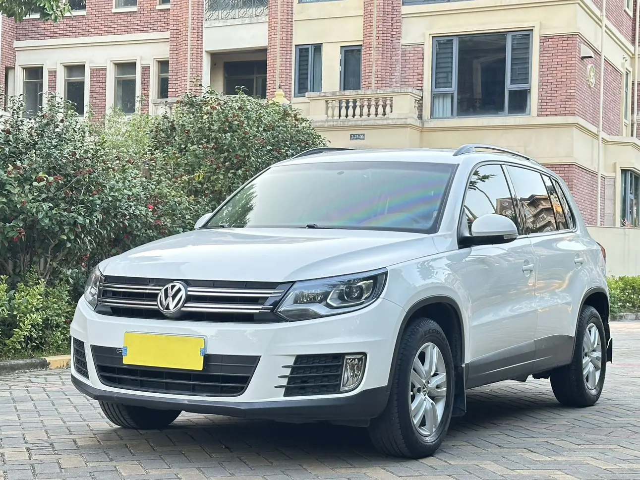 Volkswagen Tiguan (Tharu)