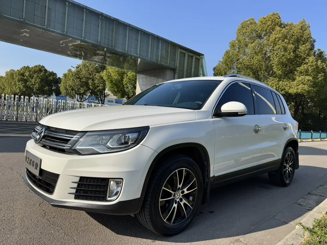 Volkswagen Tiguan (Tharu)