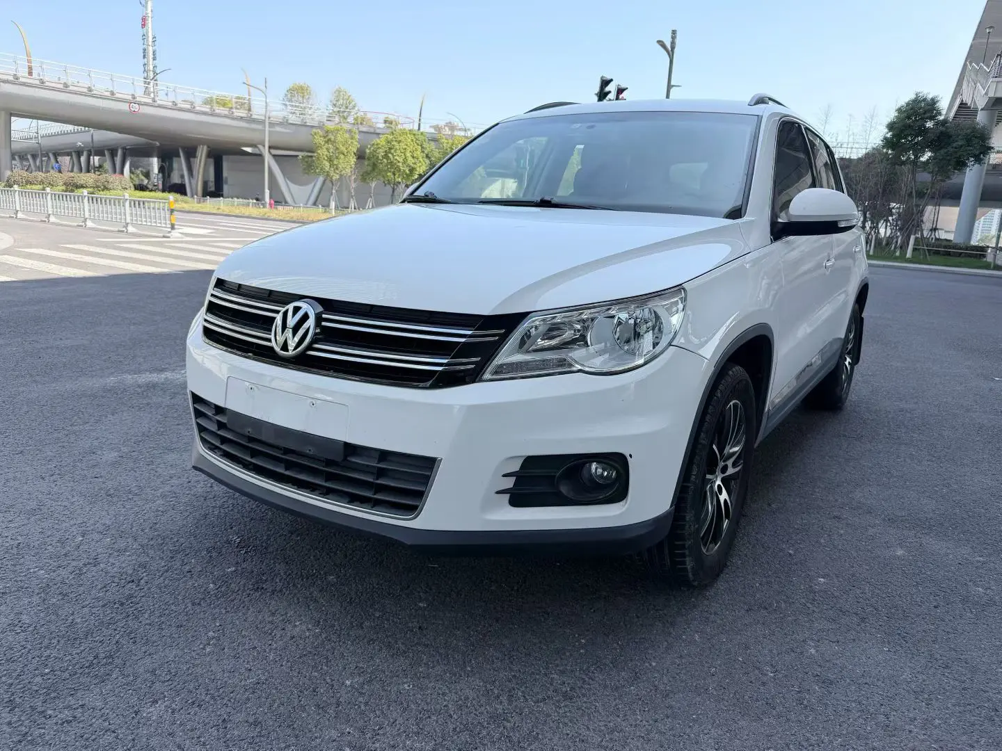Volkswagen Tiguan (Tharu)