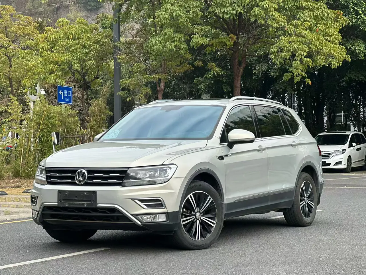 Volkswagen Tiguan L