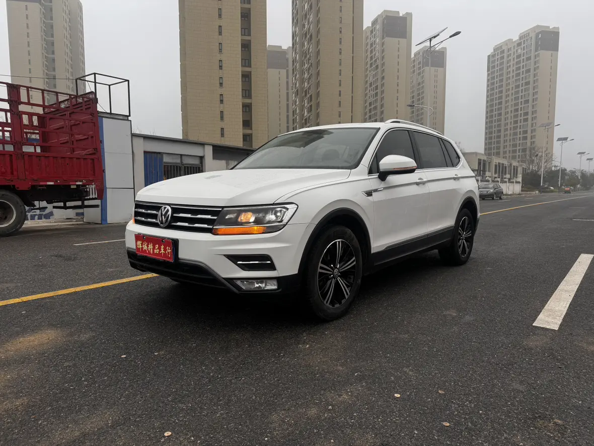 Volkswagen Tiguan L
