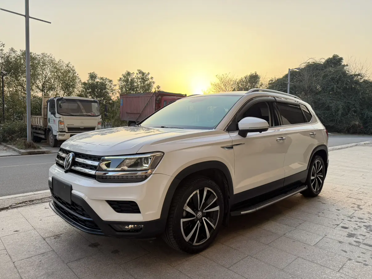 Volkswagen Tharu