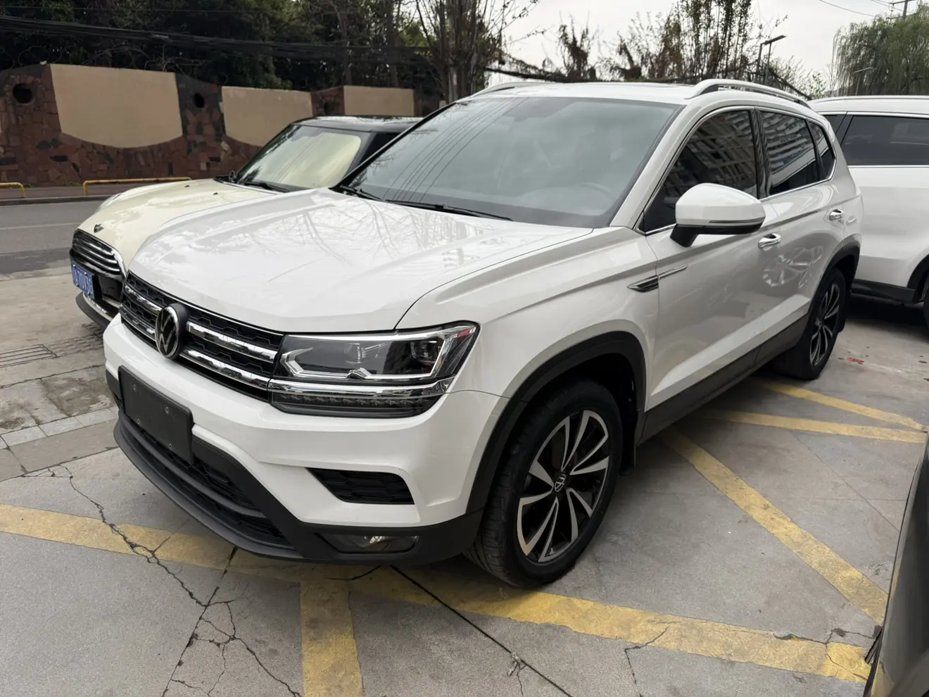 Volkswagen Tharu