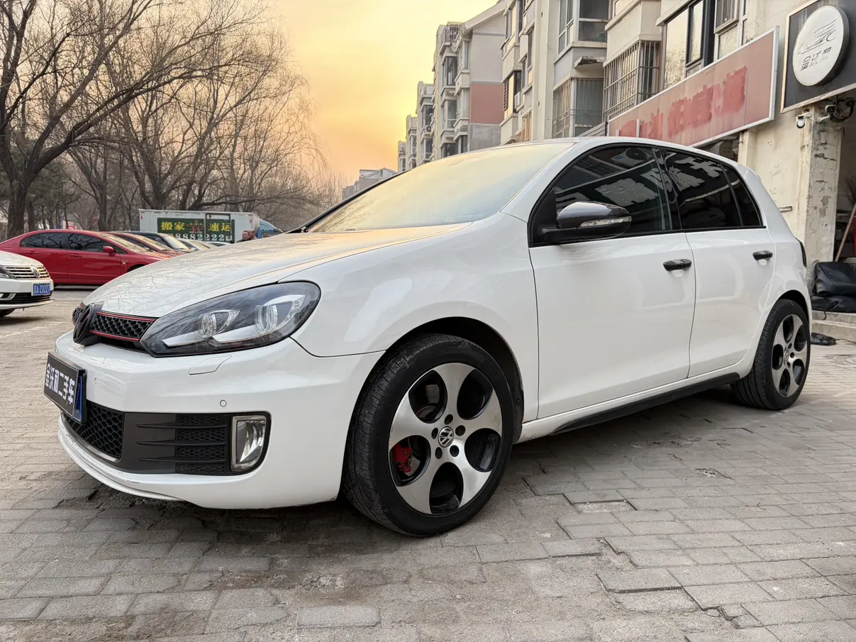 Volkswagen Golf GTI