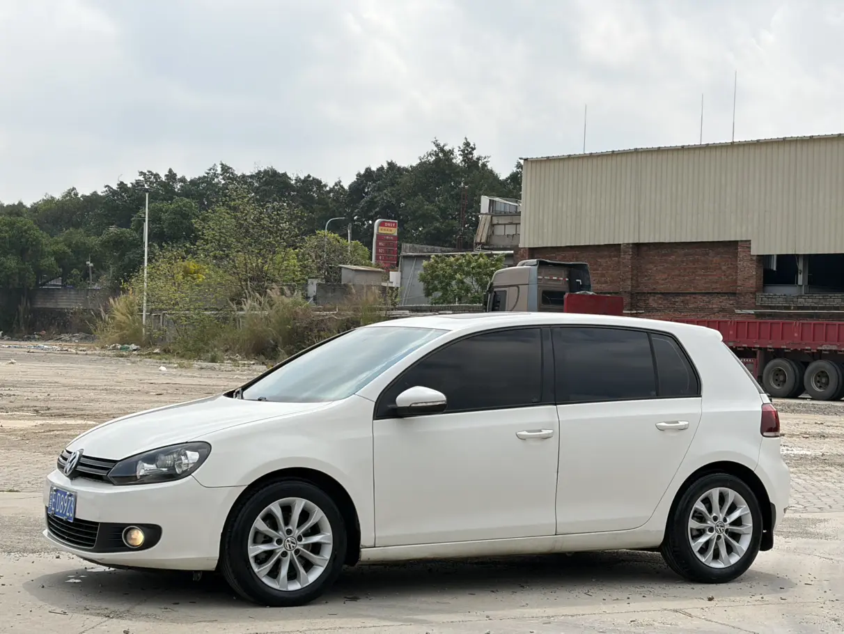 Volkswagen Golf  из Китая