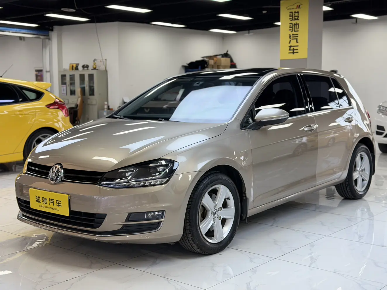 Volkswagen Golf  из Китая