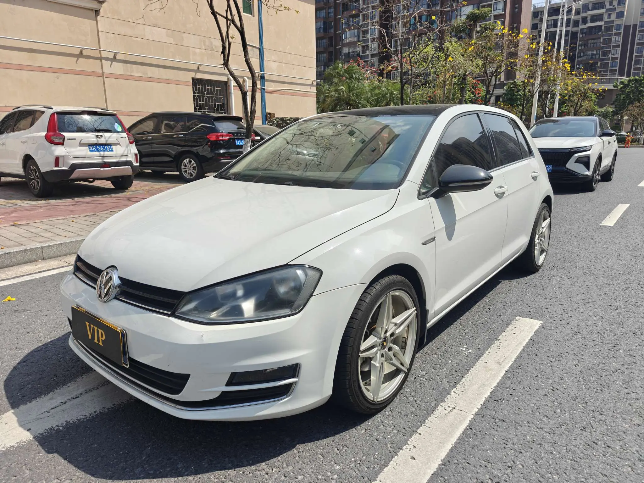 Volkswagen Golf  из Китая