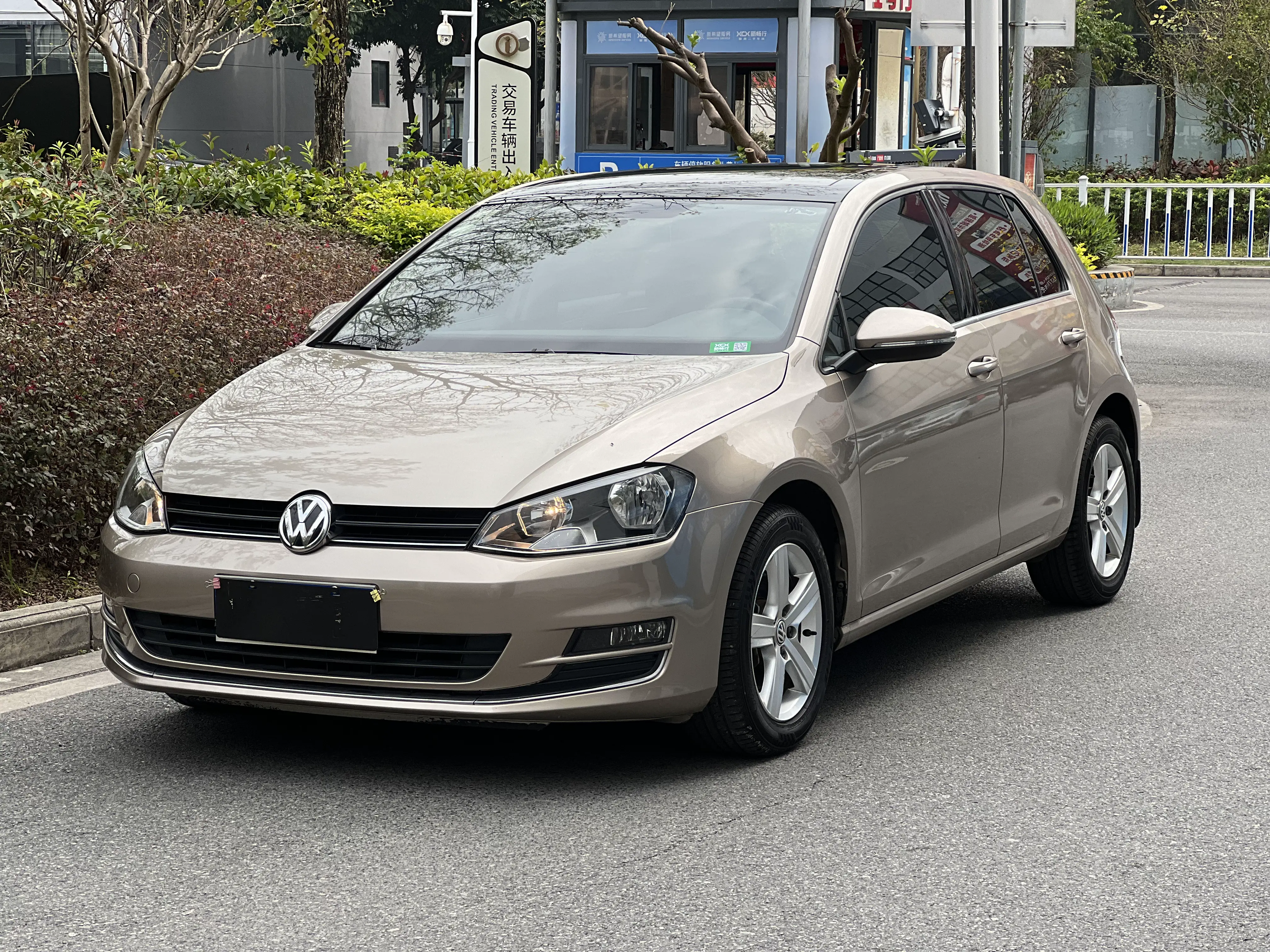 Volkswagen Golf  из Китая
