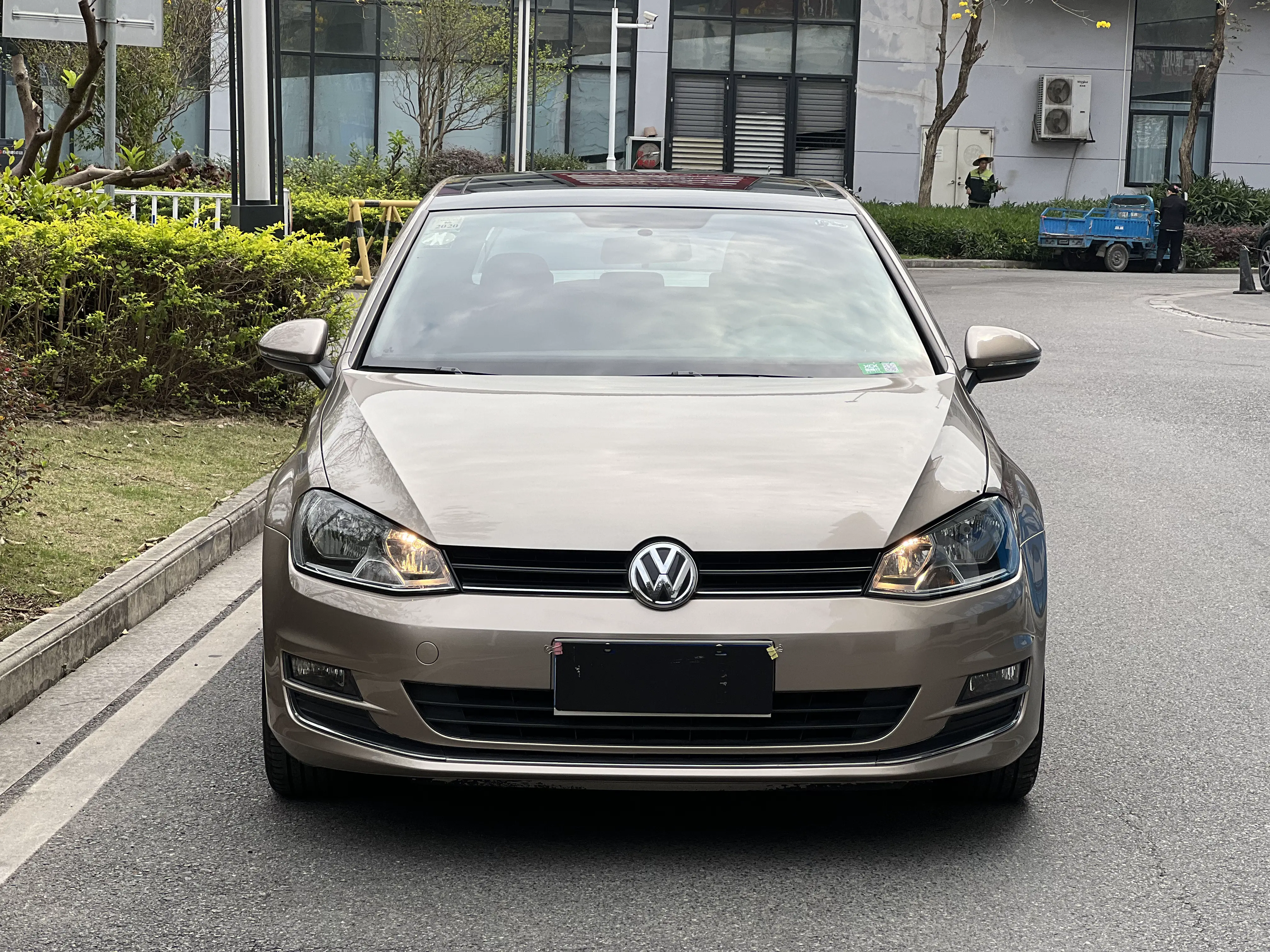 Volkswagen Golf  из Китая