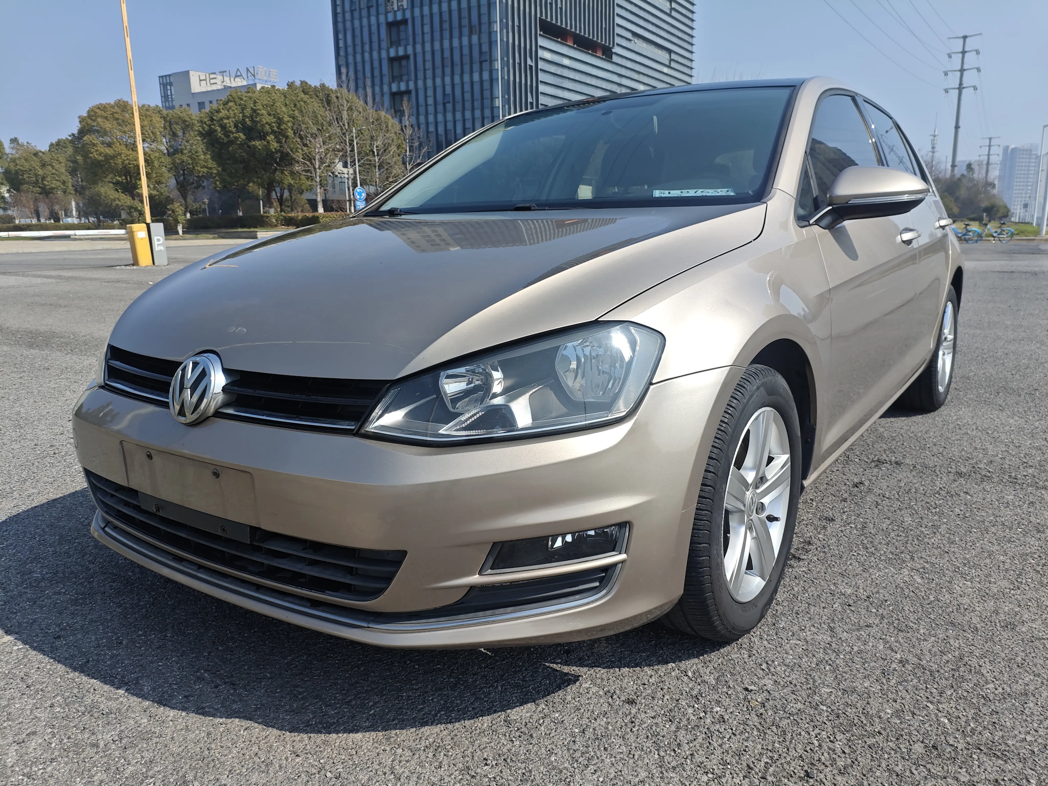 Volkswagen Golf  из Китая