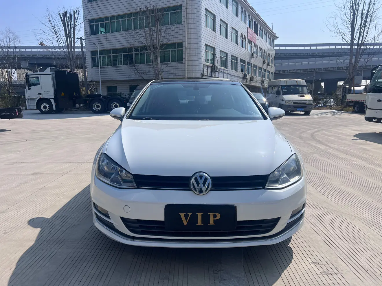 Volkswagen Golf  из Китая