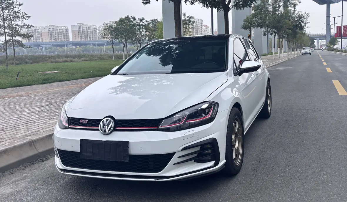 Volkswagen Golf  из Китая