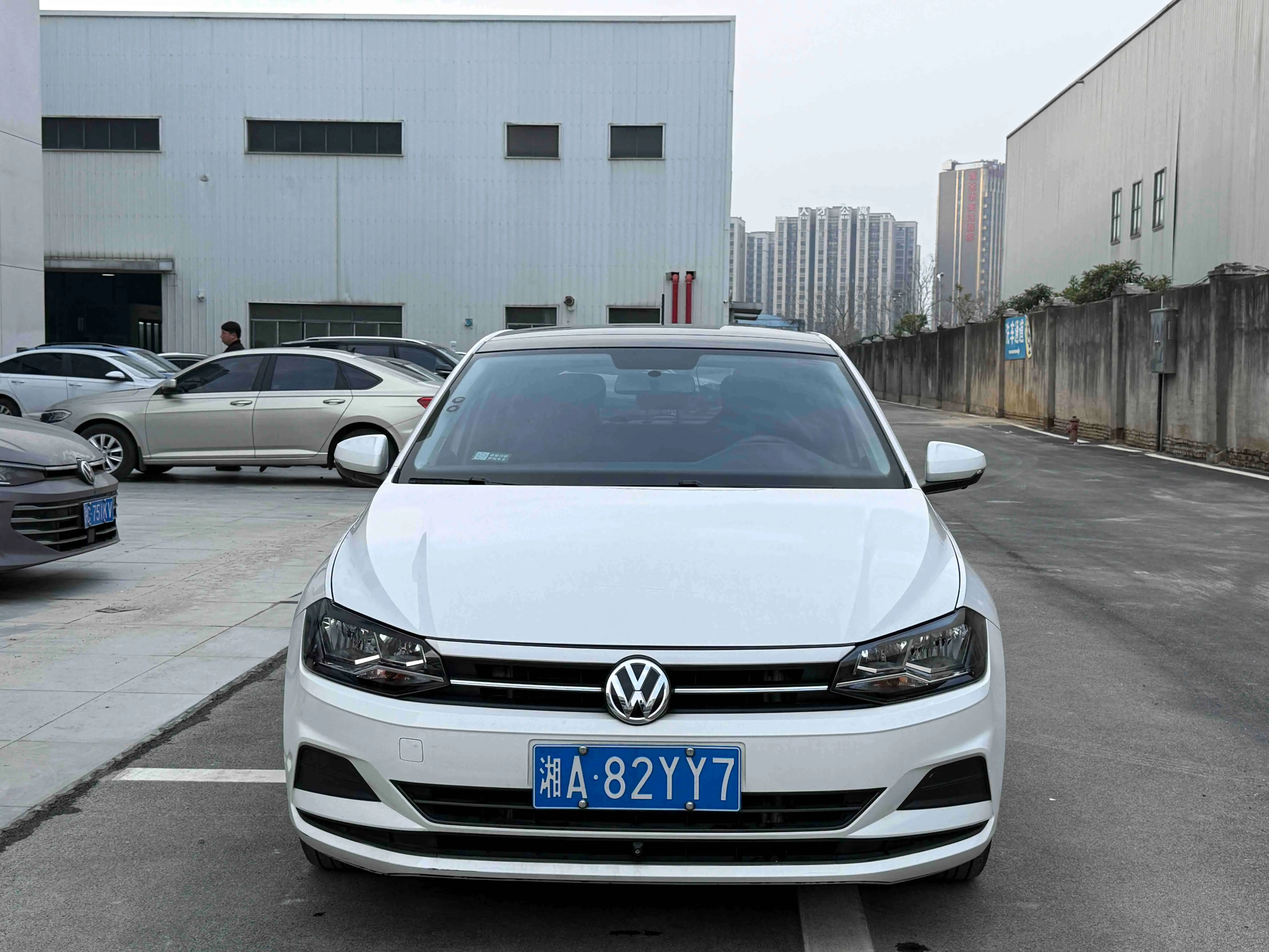 Volkswagen Polo  из Китая