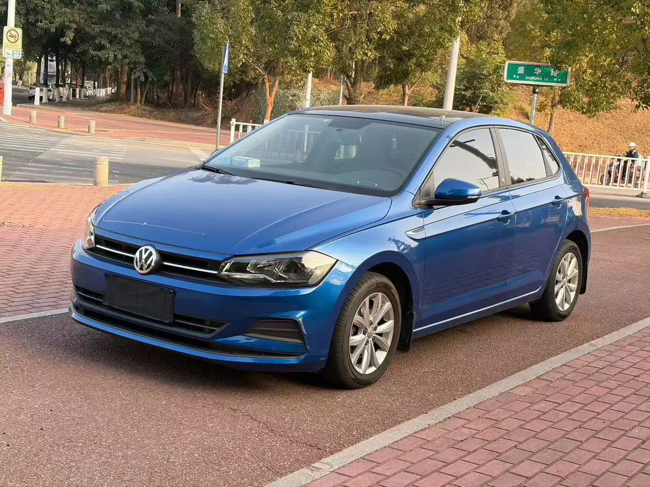 Volkswagen Polo  из Китая