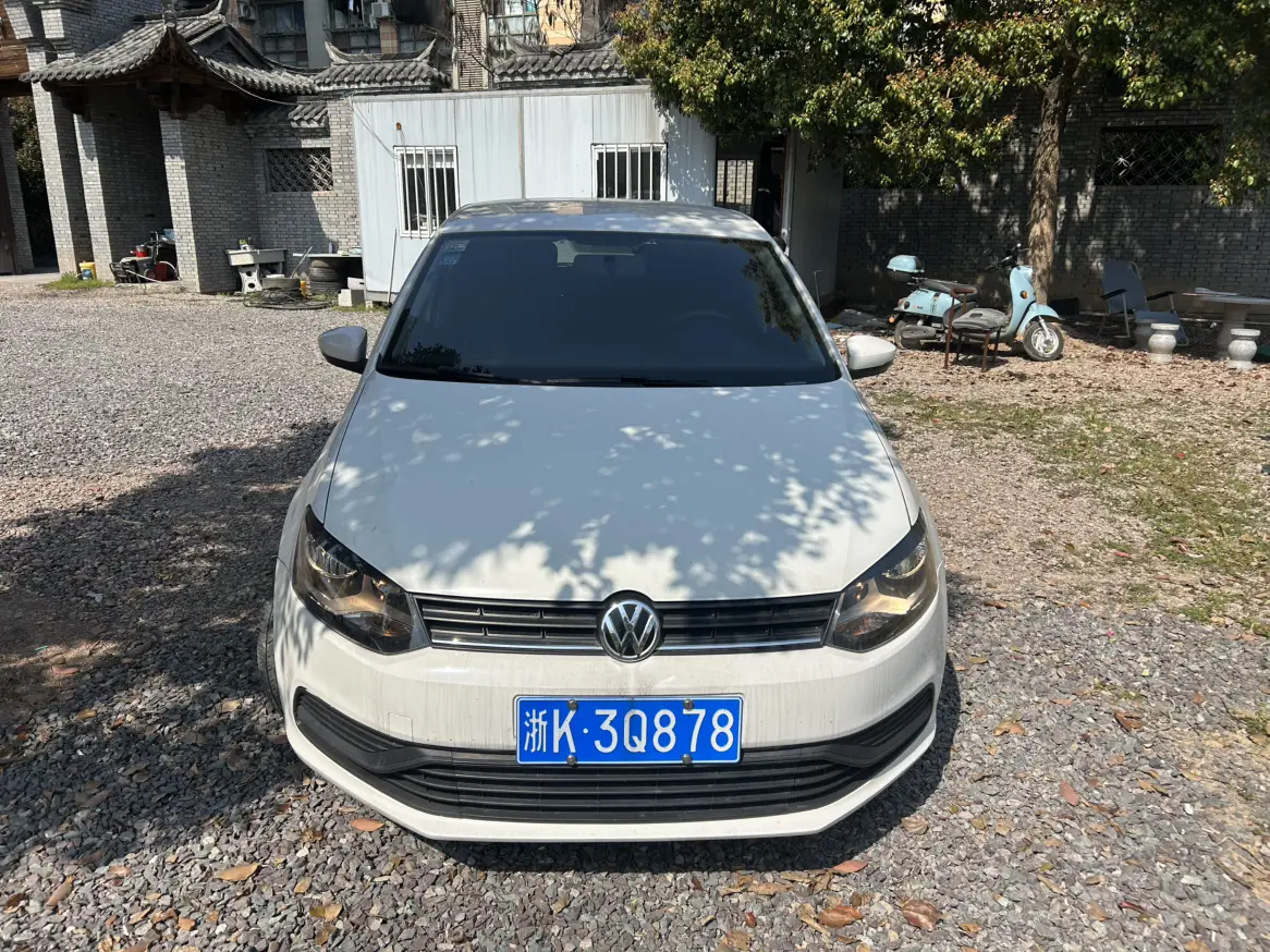 Volkswagen Polo  из Китая