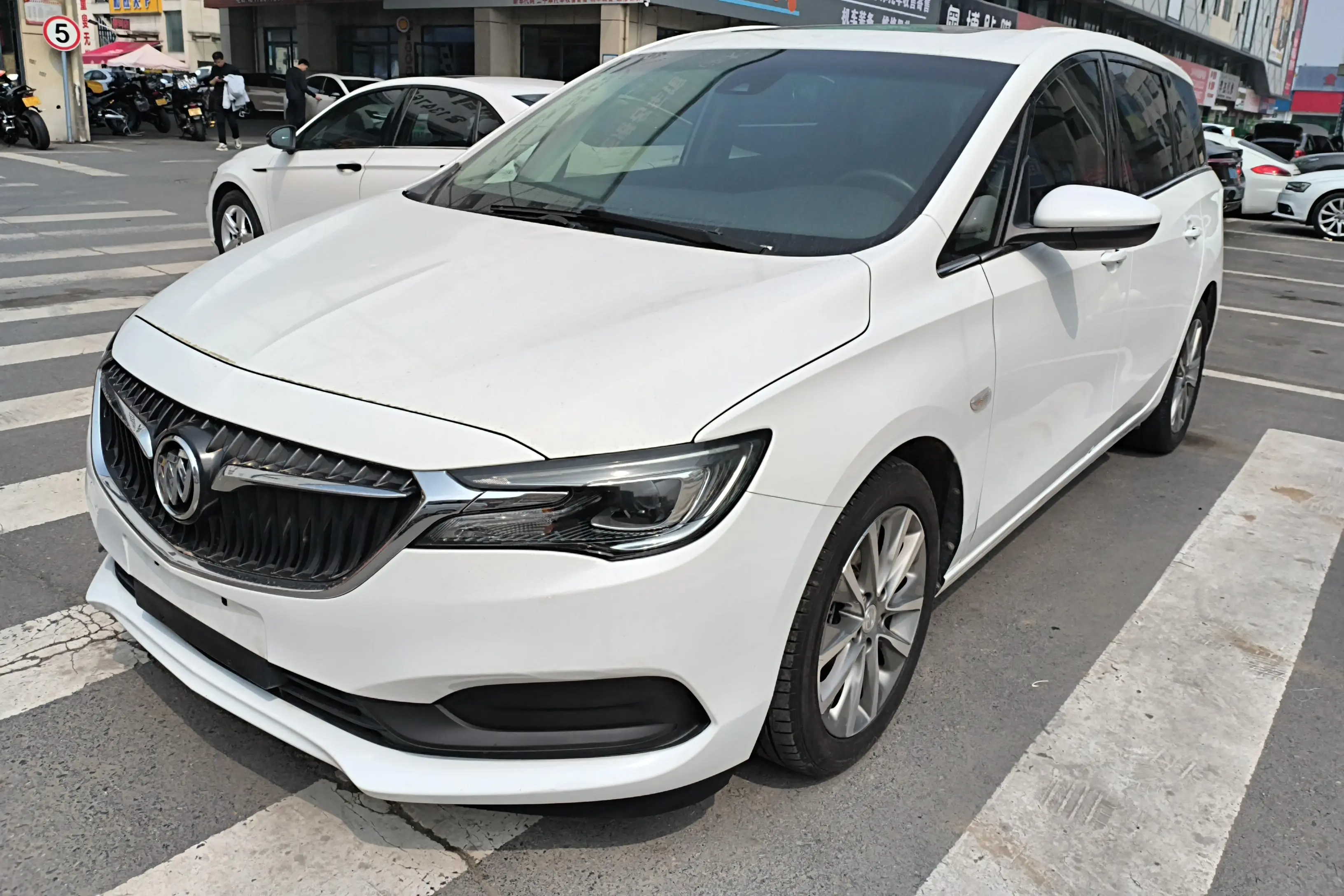 Buick GL6