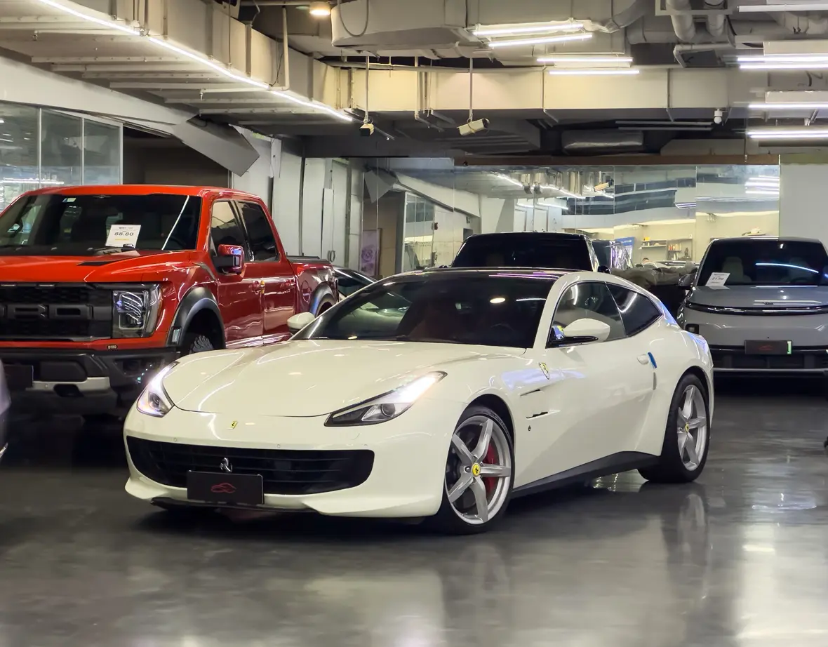 Ferrari GTC4Lusso  из Китая