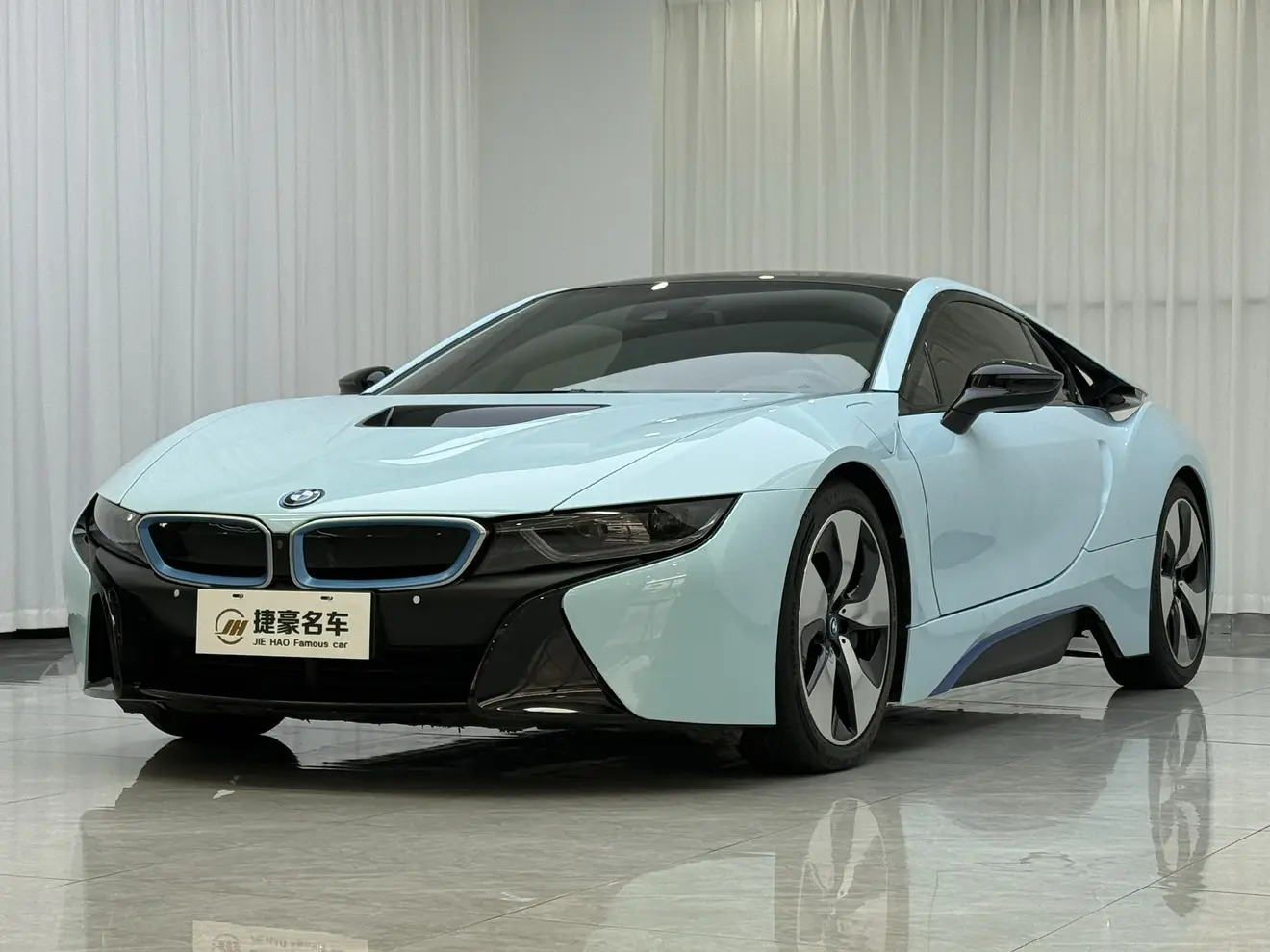 BMW i8