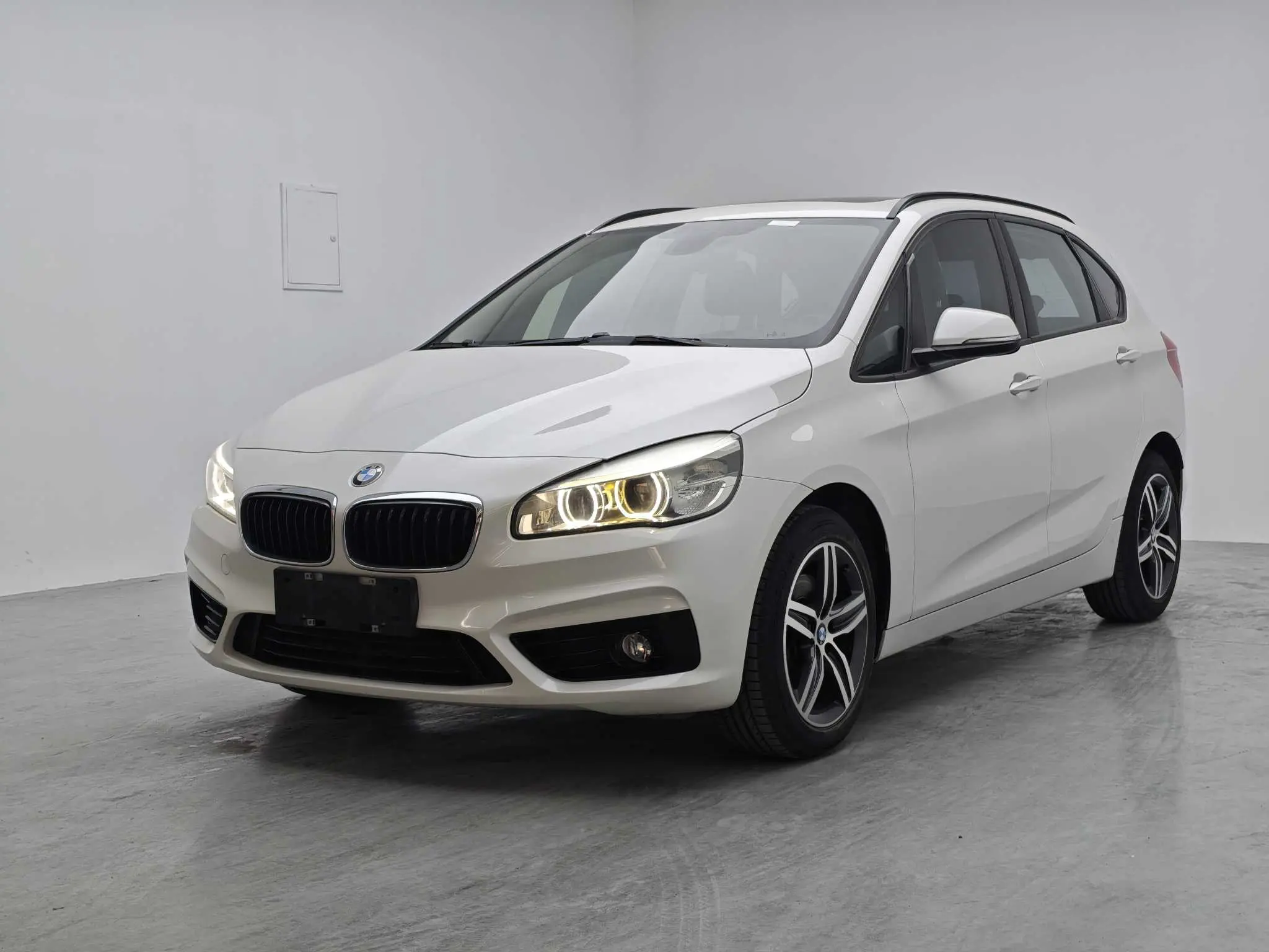 BMW 2 Series Active Tourer  из Китая