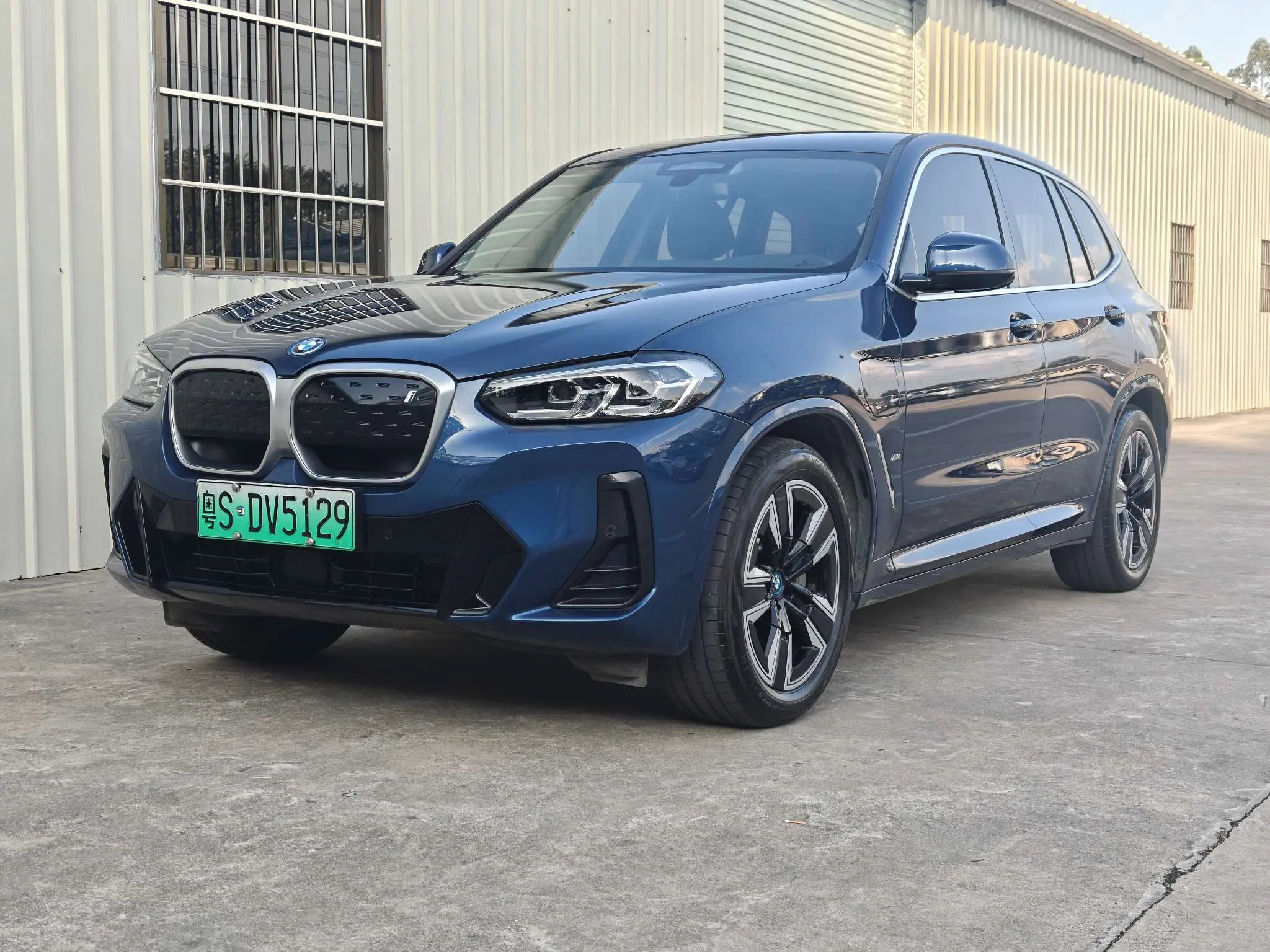 BMW iX3