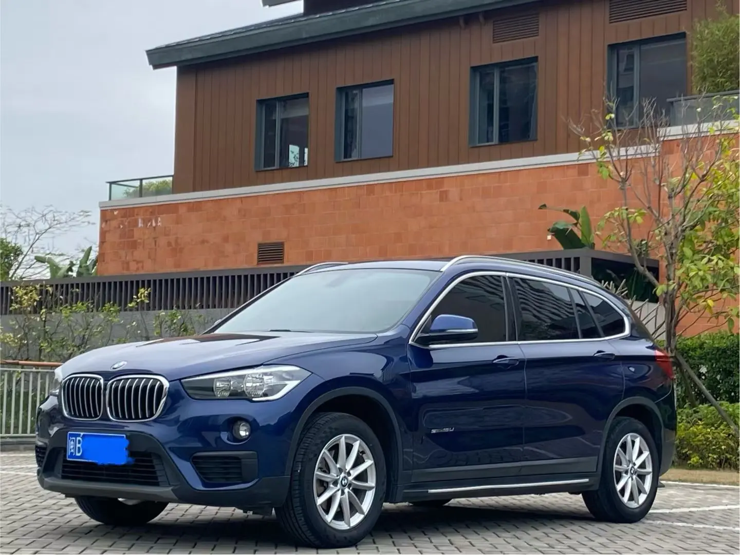 BMW X1  из Китая