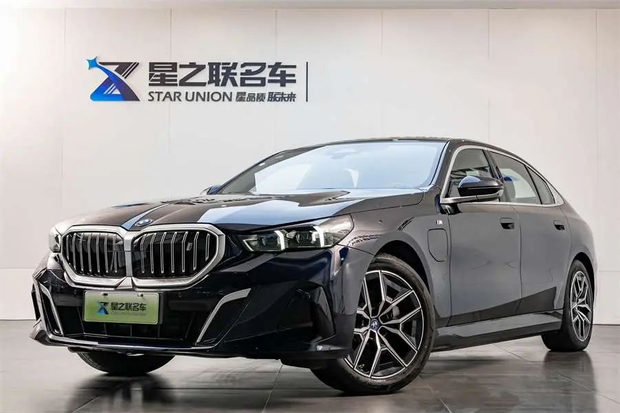 BMW i5