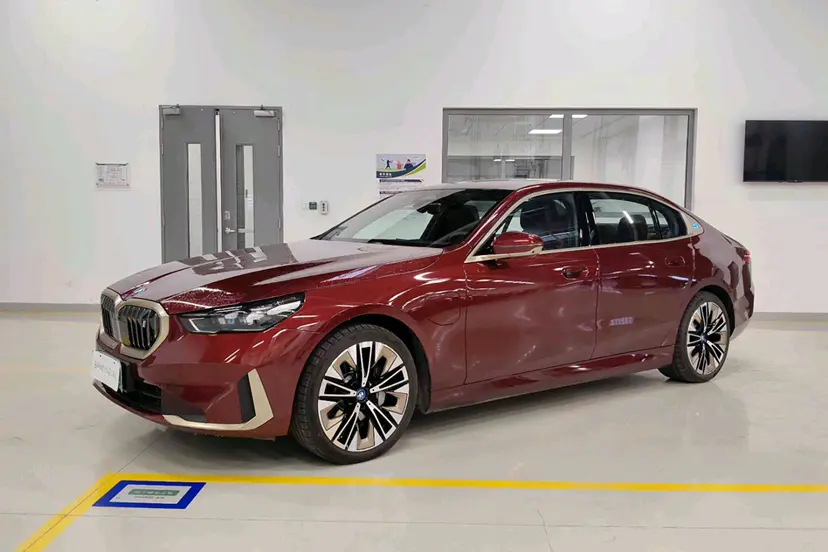 BMW i5