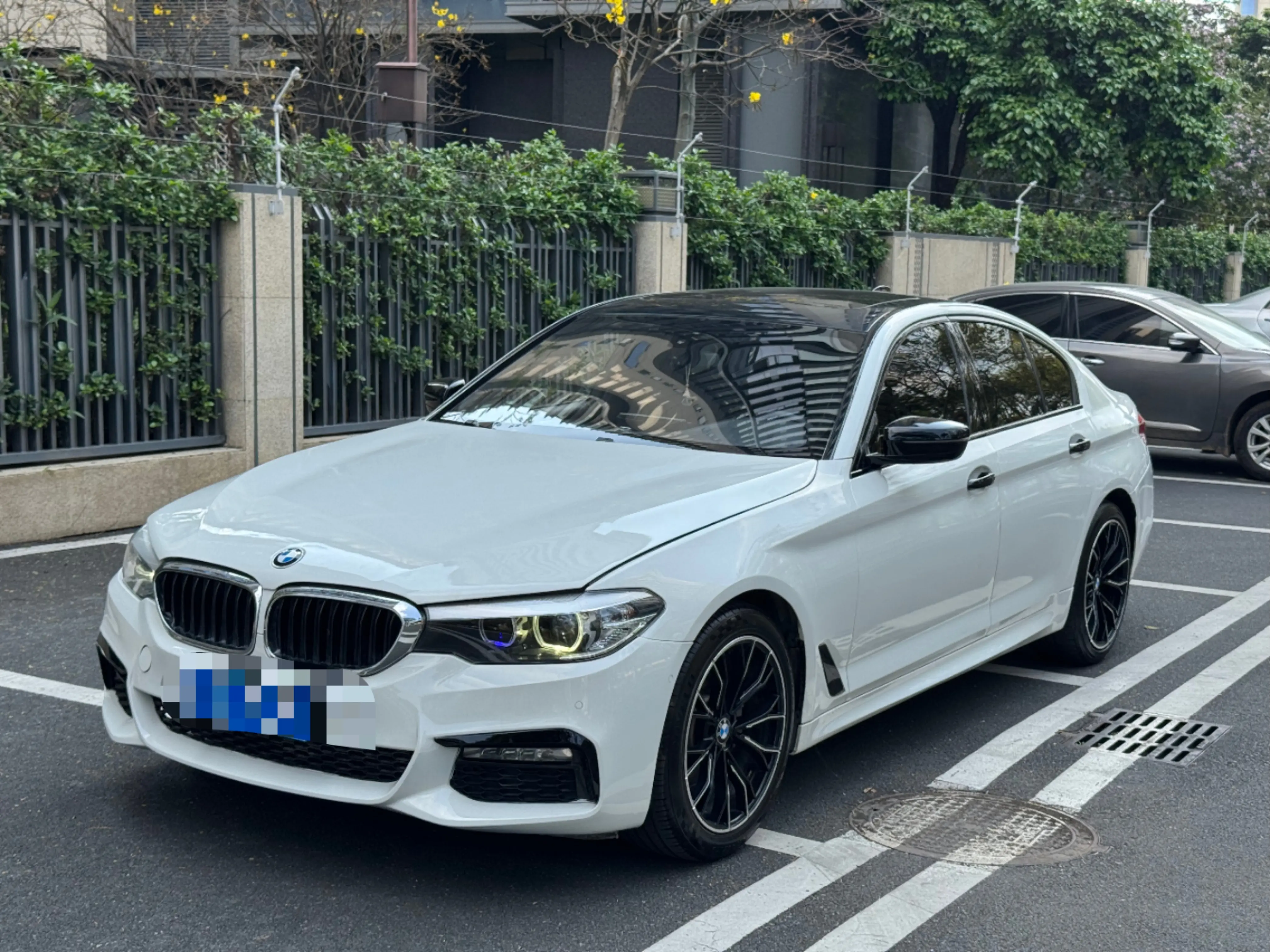 BMW 5 Series  из Китая