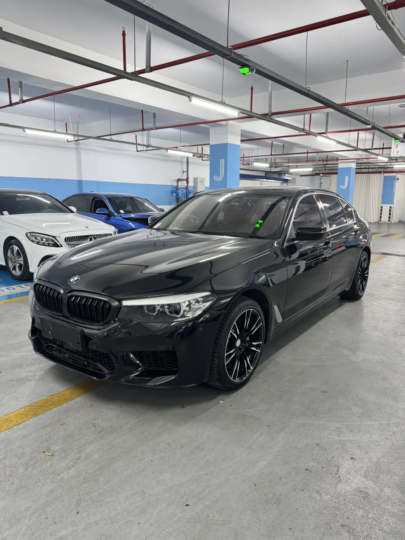 BMW 5 Series  из Китая