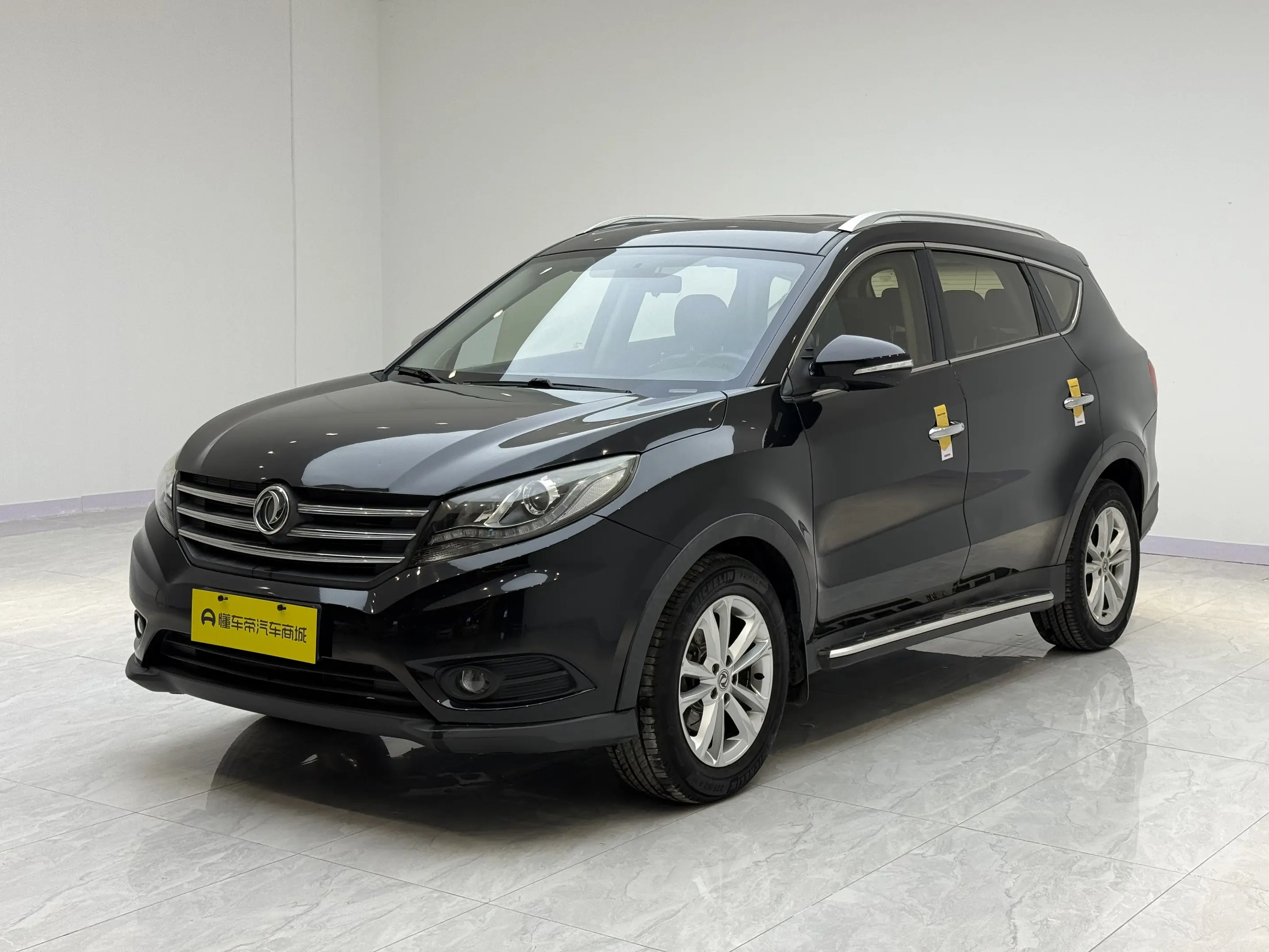 Dongfeng Fengon 580  из Китая