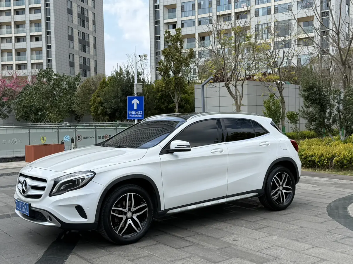 Mercedes-Benz GLA