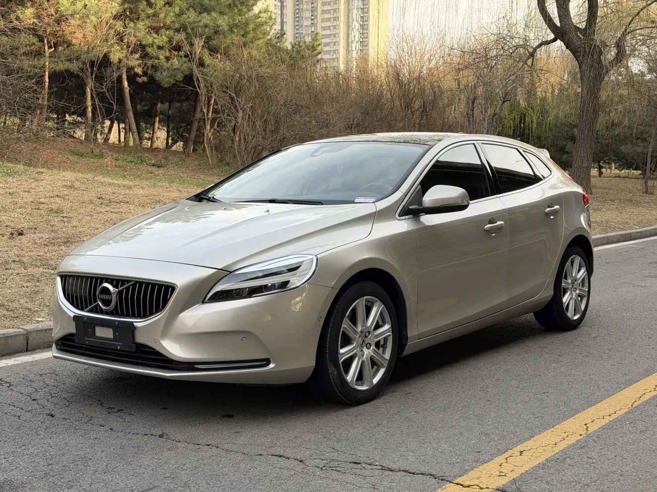 Volvo V40  из Китая