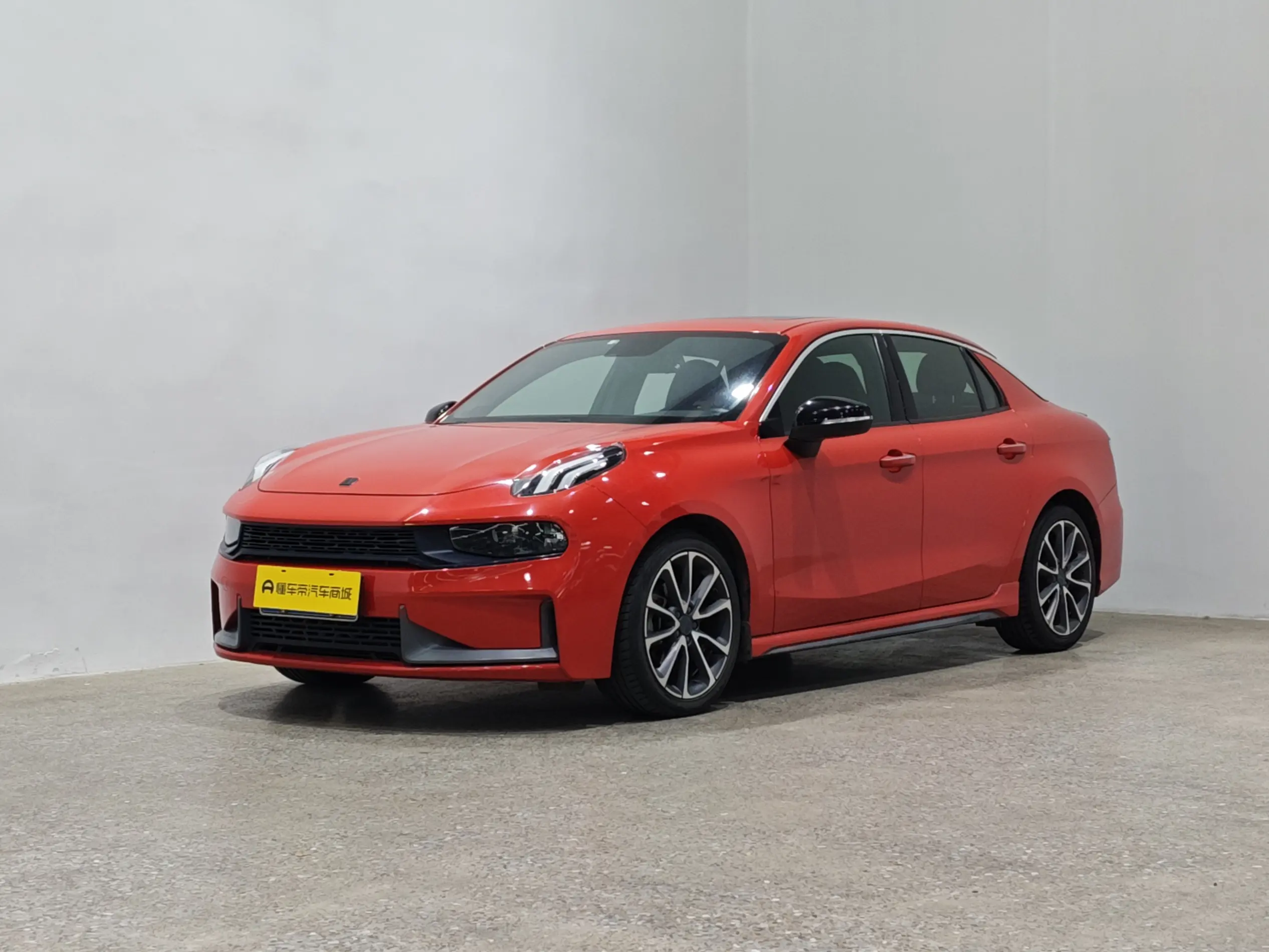 Lynk & Co 03