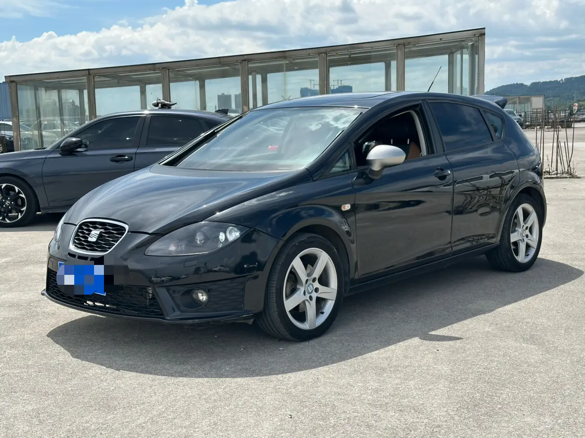 SEAT LEON  из Китая