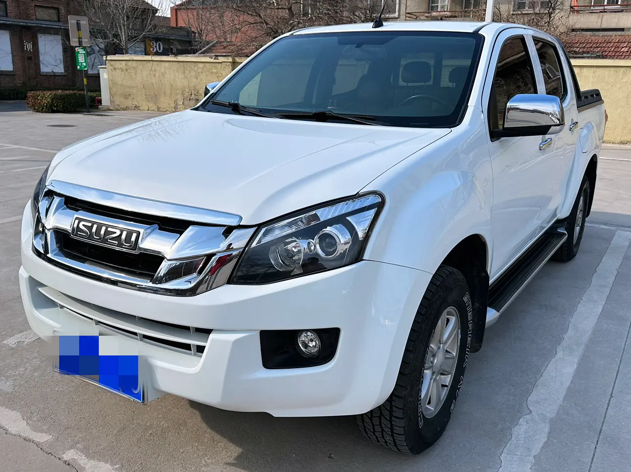 Isuzu D-MAX  из Китая