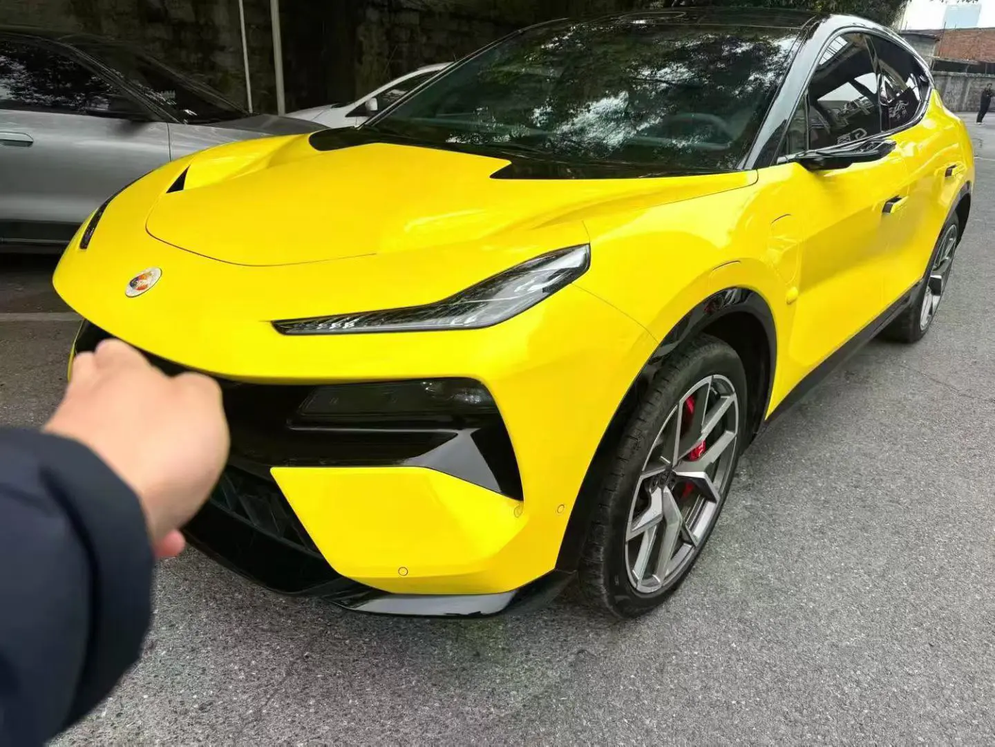 Lotus Eletre  из Китая