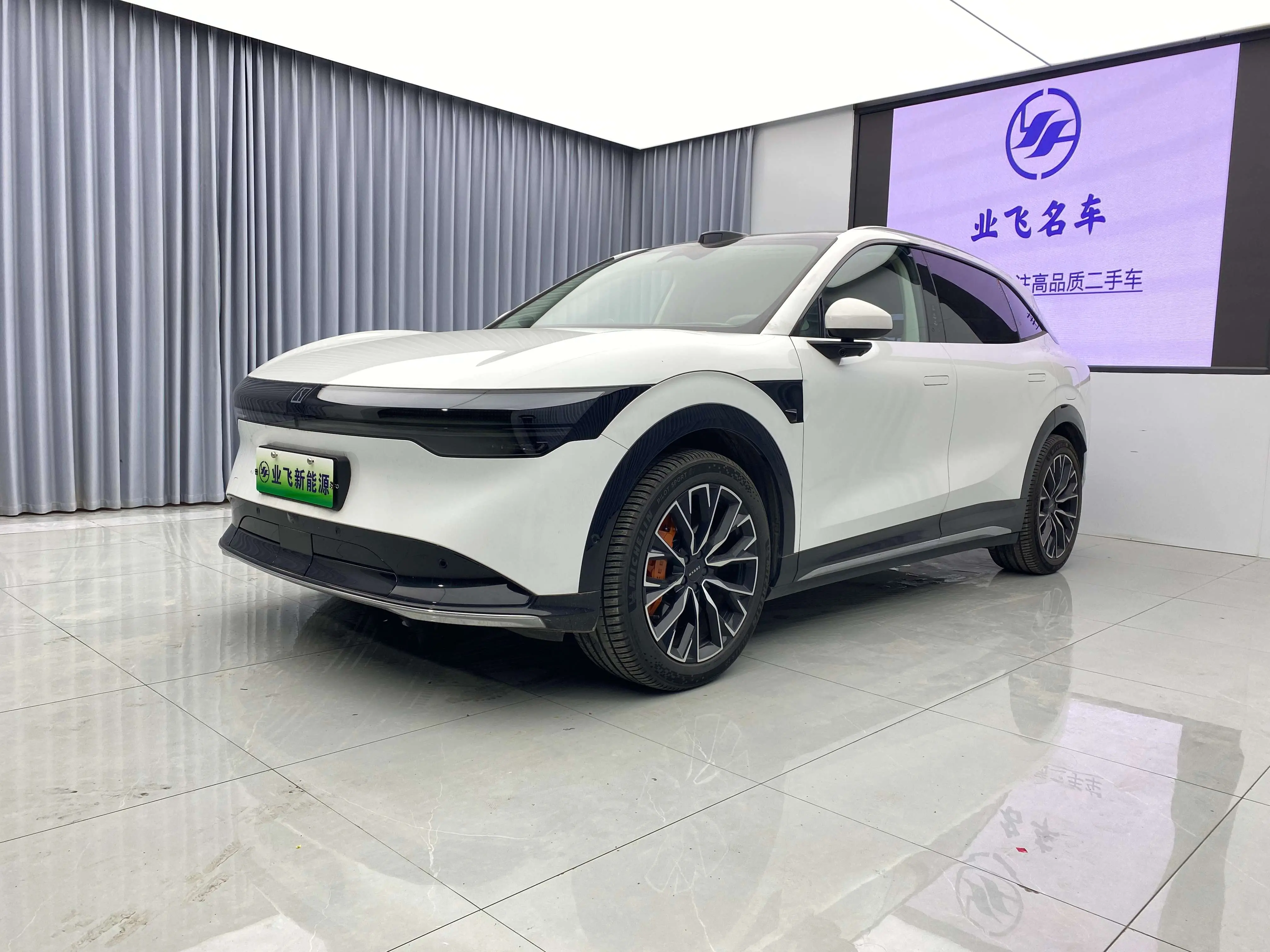 ZEEKR 7X  из Китая