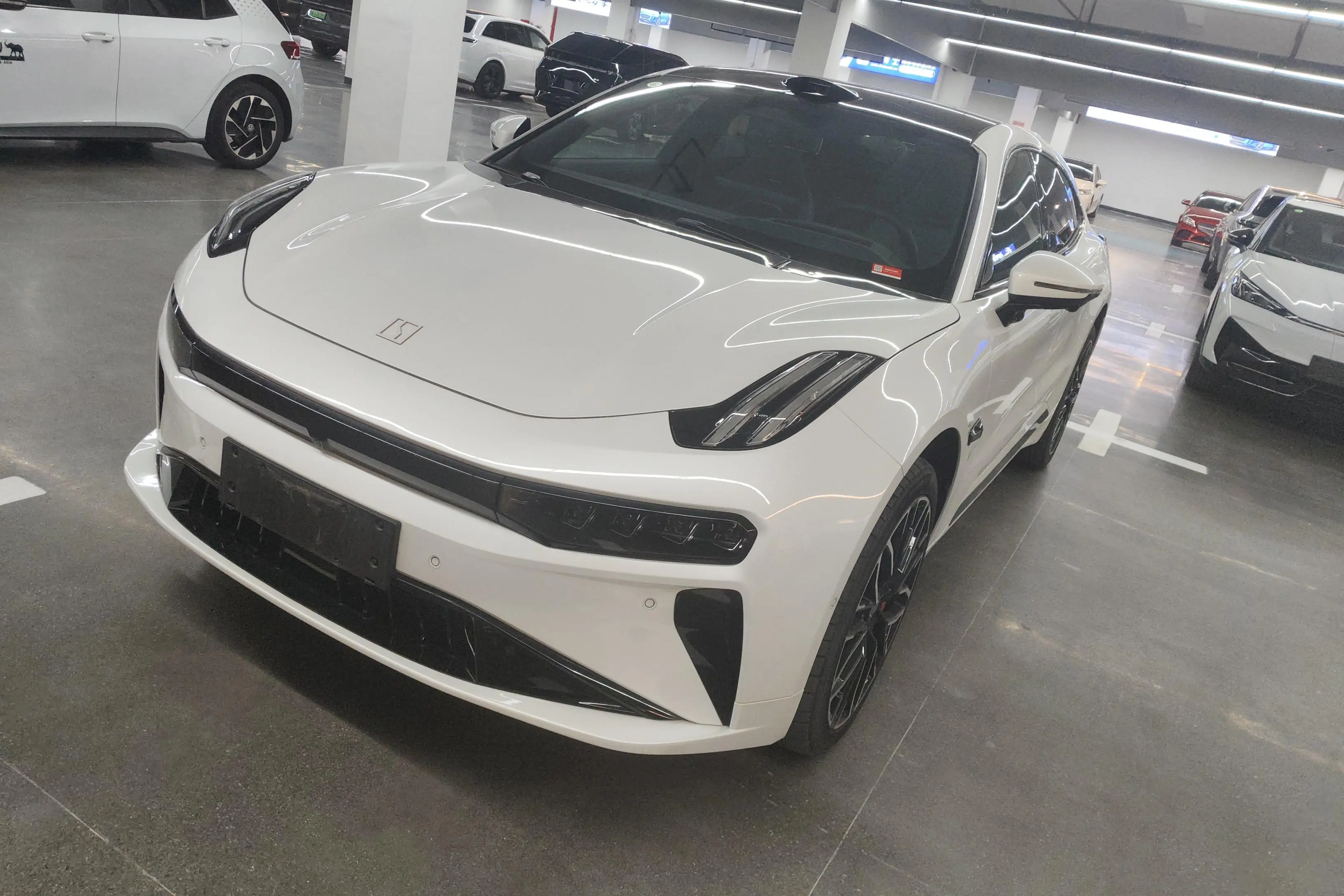 ZEEKR 001