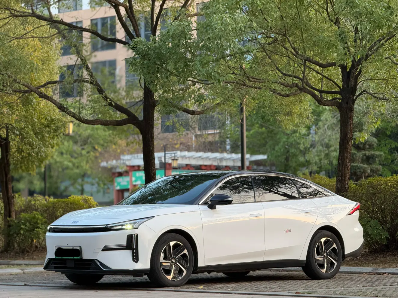 Geely Galaxy L6