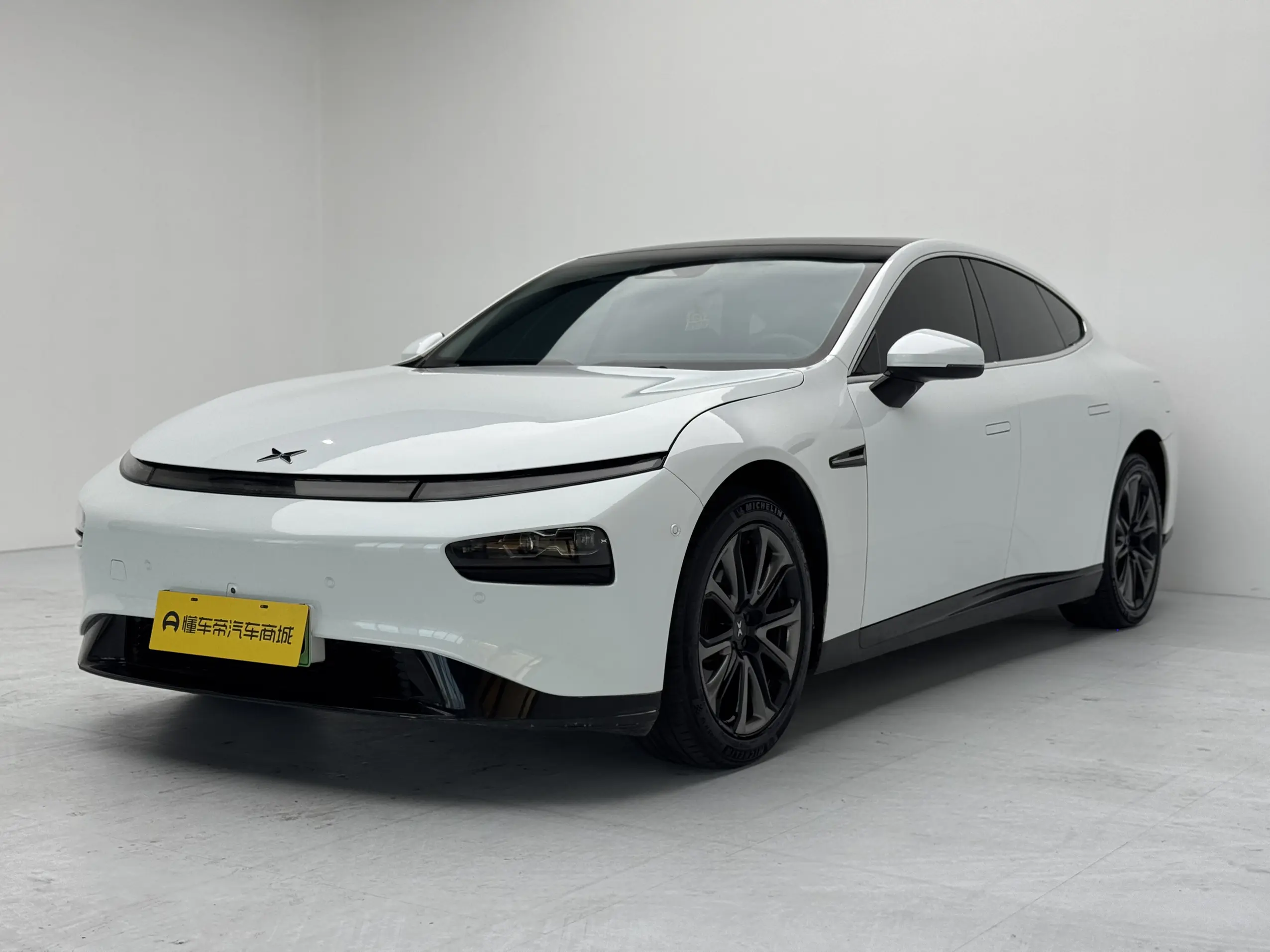 Xpeng P7  из Китая