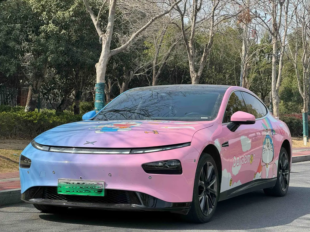 Xpeng P7  из Китая