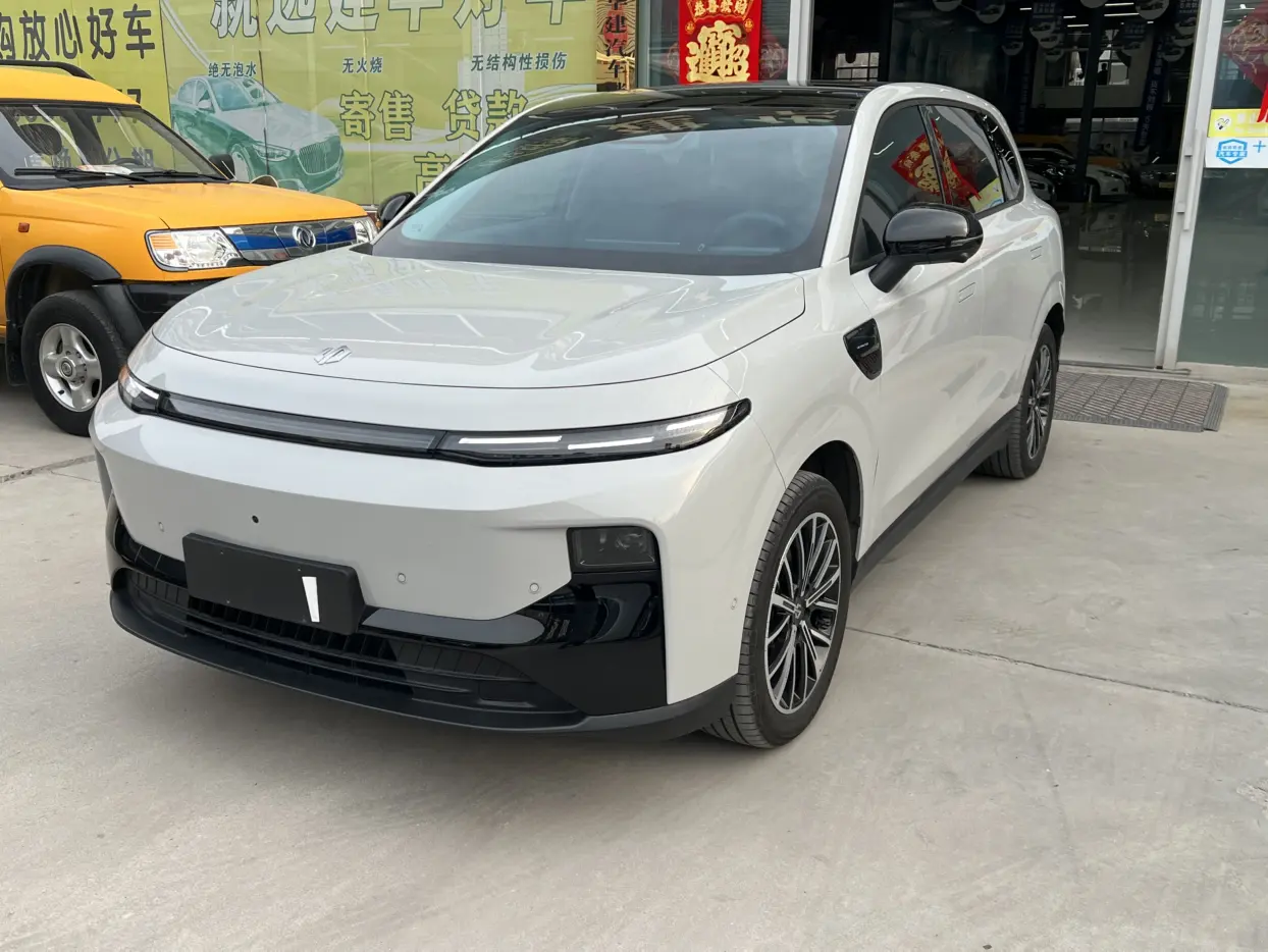 Leapmotor B10