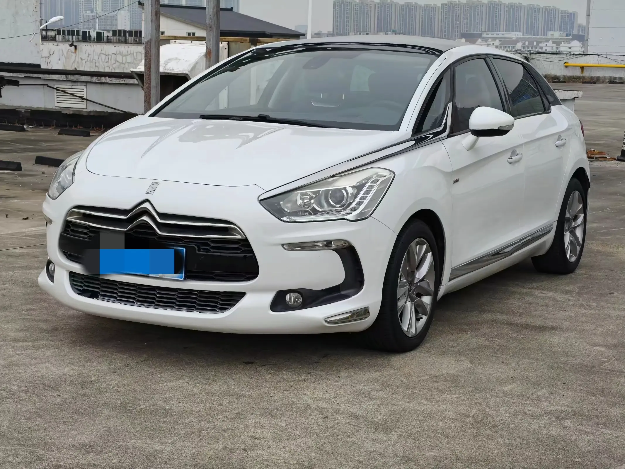 DS 5  из Китая