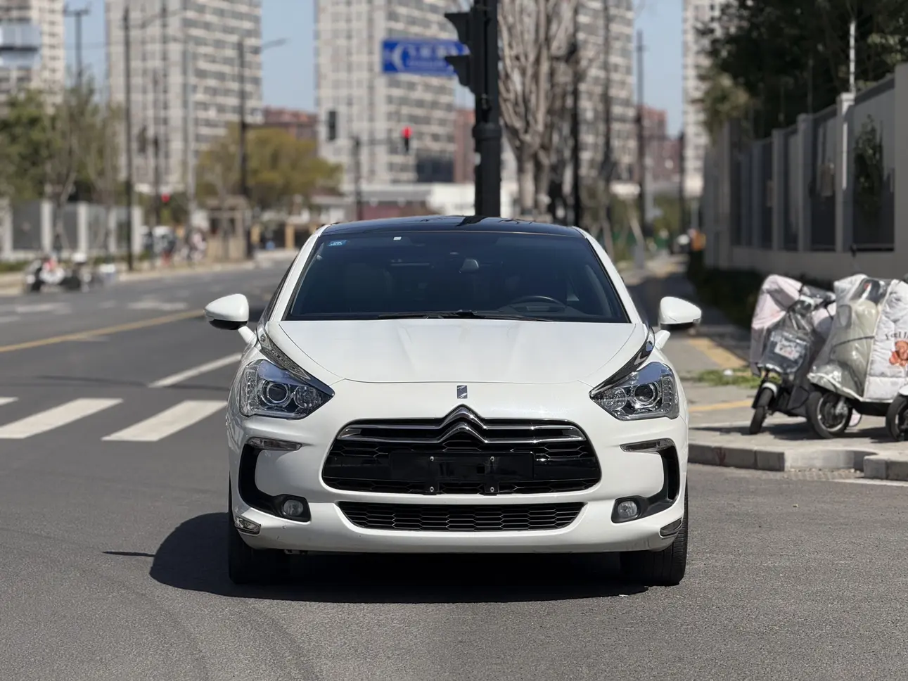 DS 5  из Китая