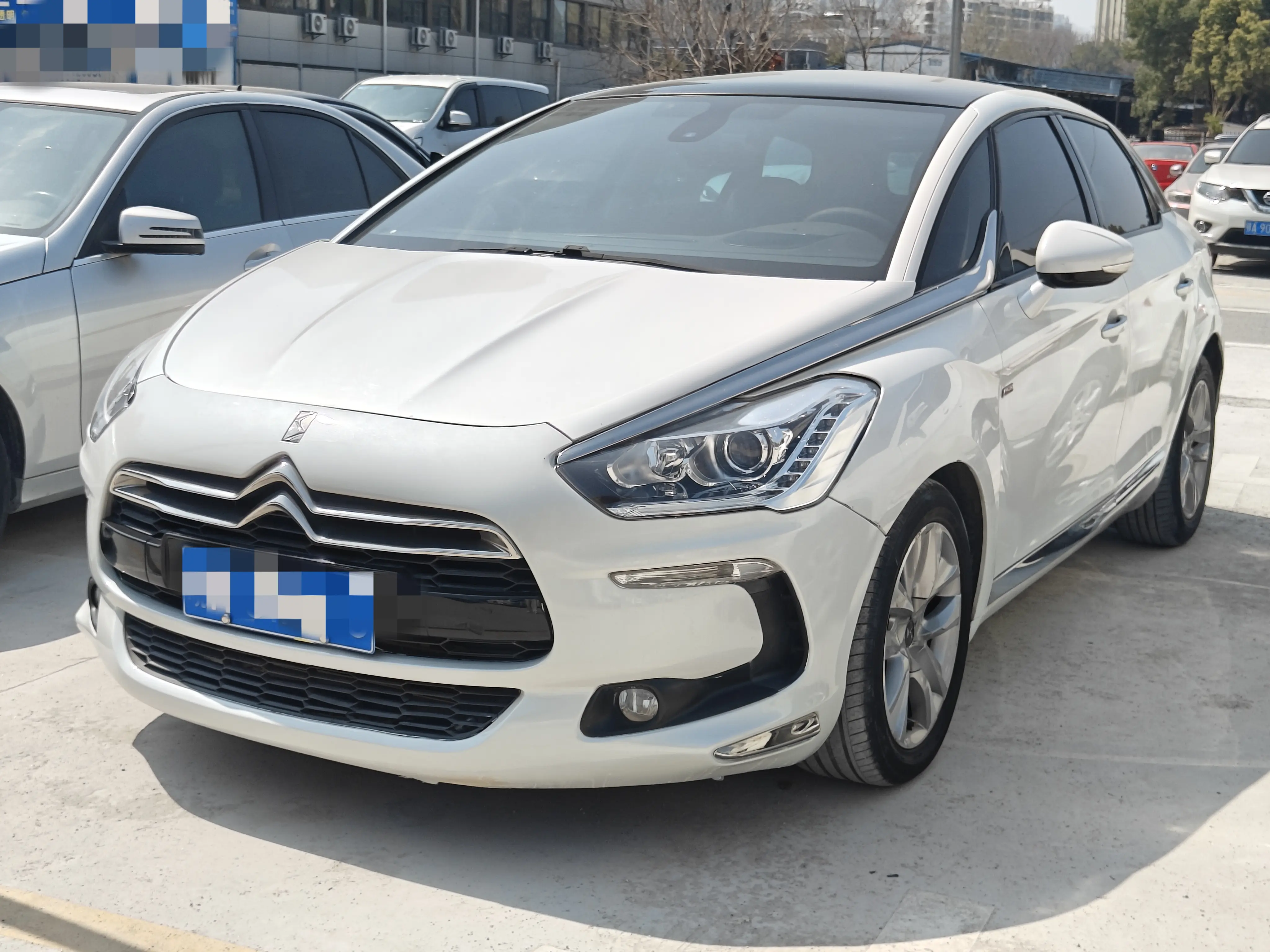 DS 5  из Китая